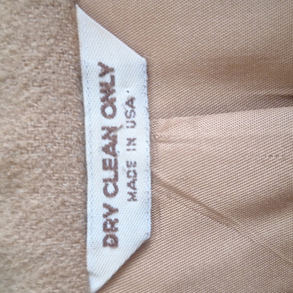 Vintage Corporate Woman 100% Camel Hair Blazer | Size 16 - Picture 3 of 11